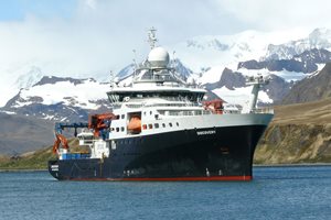 The RRS Discovery at sea